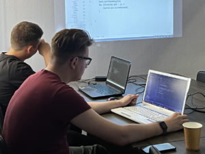 студенты и преподаватели курсов в  Москве 